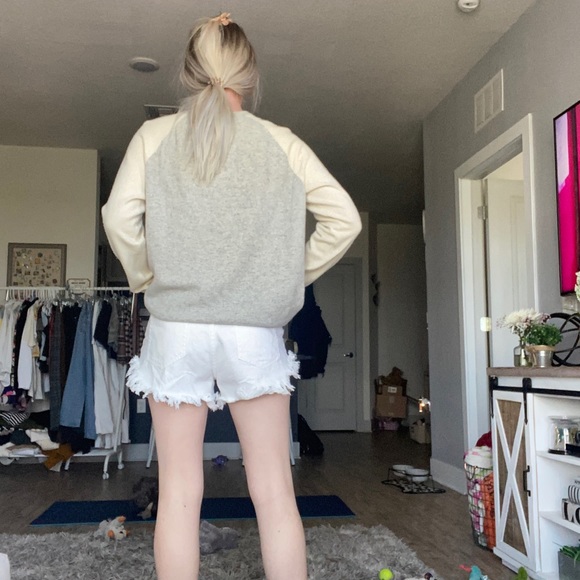 Cream and grey cashmere color block sweater - Picture 2 of 3